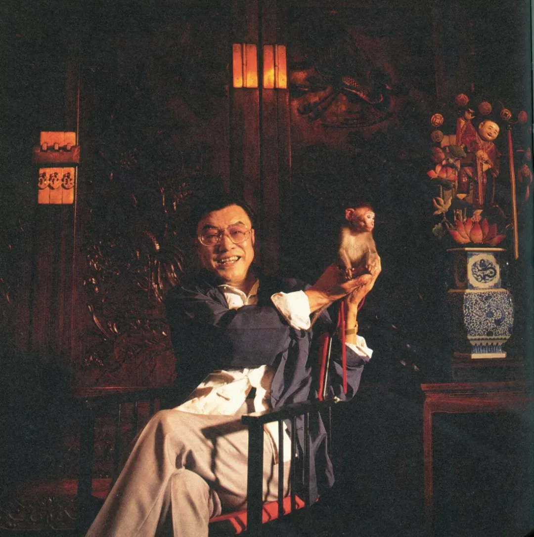 李翰祥与黄花梨鸾凤牡丹纹大顶箱柜