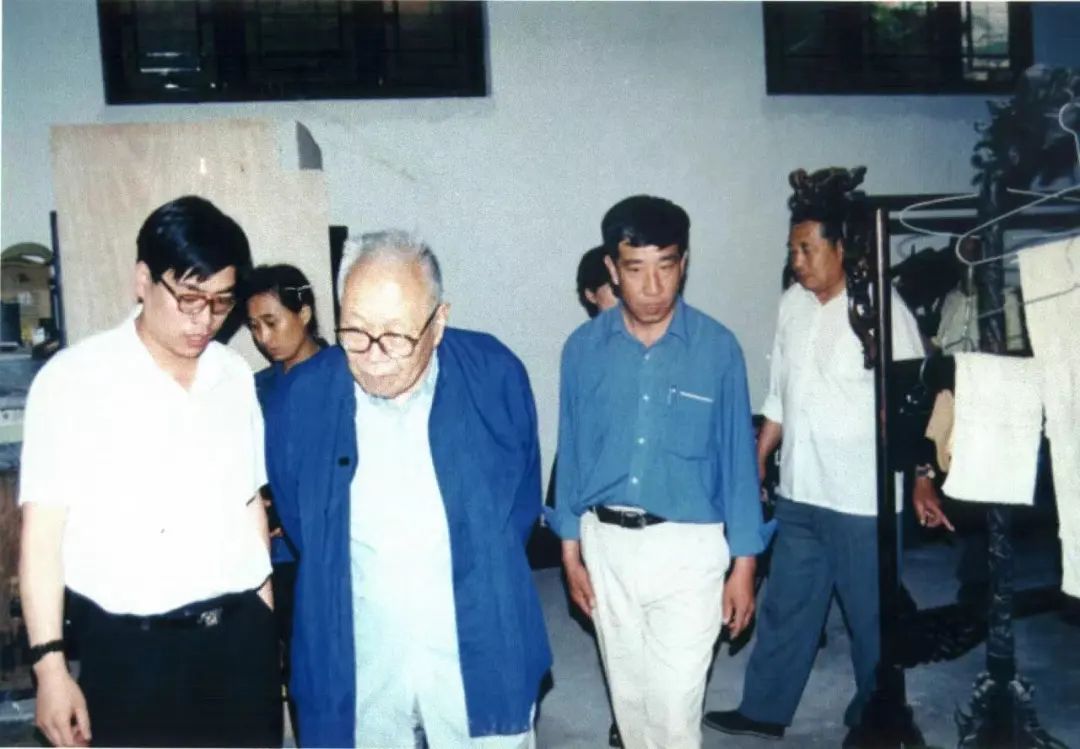 王世襄先生到龙顺成参观调研